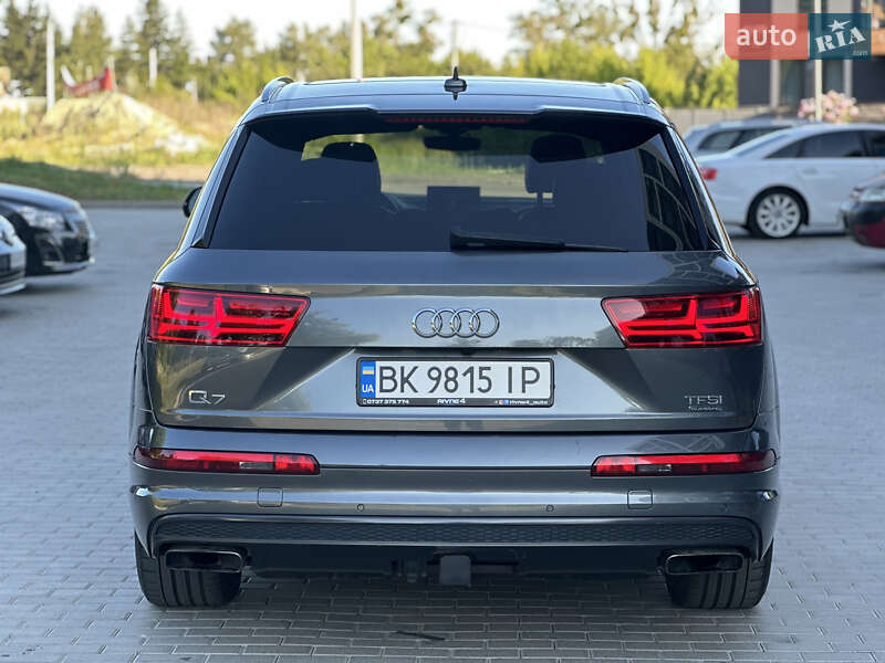 Позашляховик / Кросовер Audi Q7 2016 в Рівному