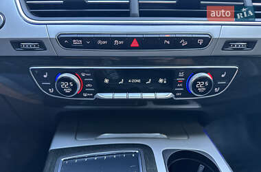 Позашляховик / Кросовер Audi Q7 2016 в 