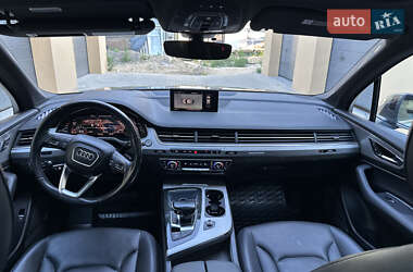 Позашляховик / Кросовер Audi Q7 2016 в 