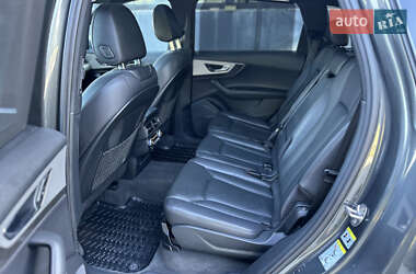 Позашляховик / Кросовер Audi Q7 2016 в 