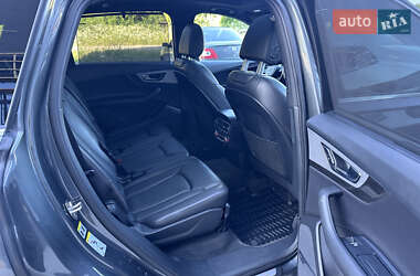 Позашляховик / Кросовер Audi Q7 2016 в 