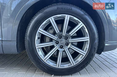 Позашляховик / Кросовер Audi Q7 2016 в 