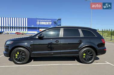 Позашляховик / Кросовер Audi Q7 2015 в 
