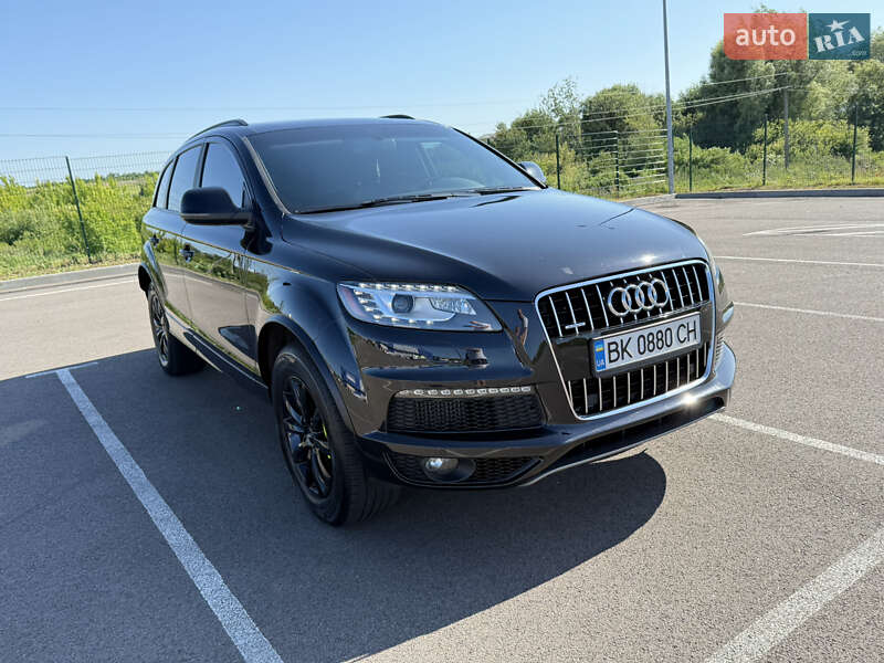 Внедорожник / Кроссовер Audi Q7 2015 в Ровно