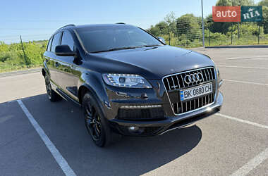 Позашляховик / Кросовер Audi Q7 2015 в 