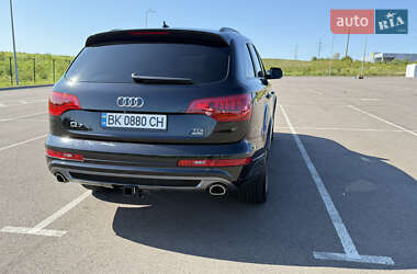 Позашляховик / Кросовер Audi Q7 2015 в 