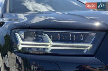 Внедорожник / Кроссовер Audi Q7 2015 в 