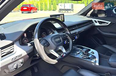 Внедорожник / Кроссовер Audi Q7 2015 в 