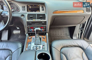 Позашляховик / Кросовер Audi Q7 2015 в 