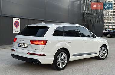 Позашляховик / Кросовер Audi Q7 2017 в 