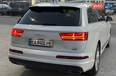 Позашляховик / Кросовер Audi Q7 2017 в 
