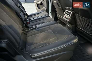 Позашляховик / Кросовер Audi Q7 2017 в 