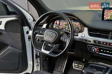 Позашляховик / Кросовер Audi Q7 2017 в 
