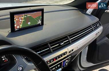 Позашляховик / Кросовер Audi Q7 2017 в 