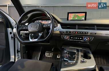 Позашляховик / Кросовер Audi Q7 2017 в 