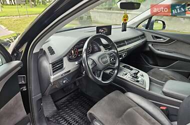 Внедорожник / Кроссовер Audi Q7 2016 в 