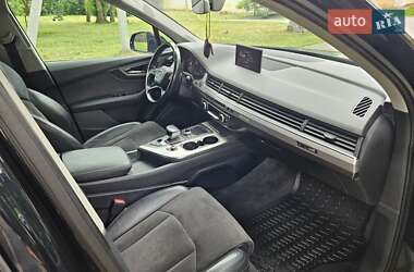 Внедорожник / Кроссовер Audi Q7 2016 в 
