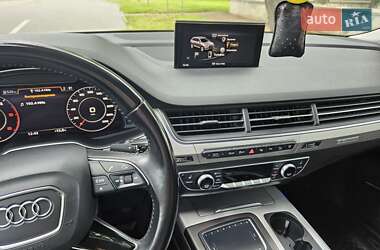 Внедорожник / Кроссовер Audi Q7 2016 в 