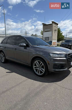 Внедорожник / Кроссовер Audi Q7 2018 в 