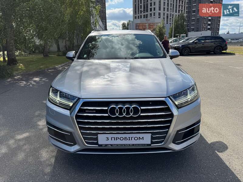 Позашляховик / Кросовер Audi Q7 2015 в Києві