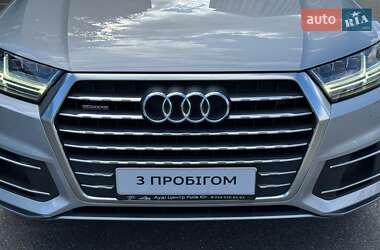 Внедорожник / Кроссовер Audi Q7 2015 в 