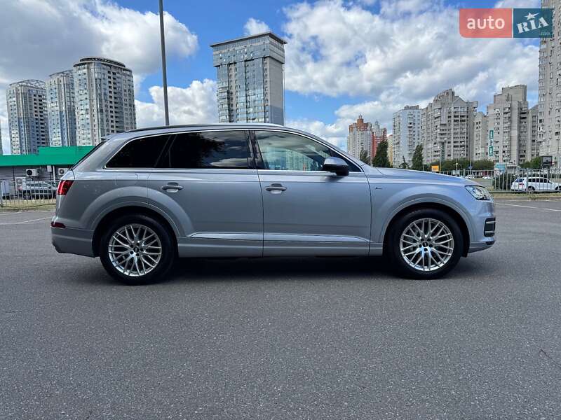 Позашляховик / Кросовер Audi Q7 2015 в Києві