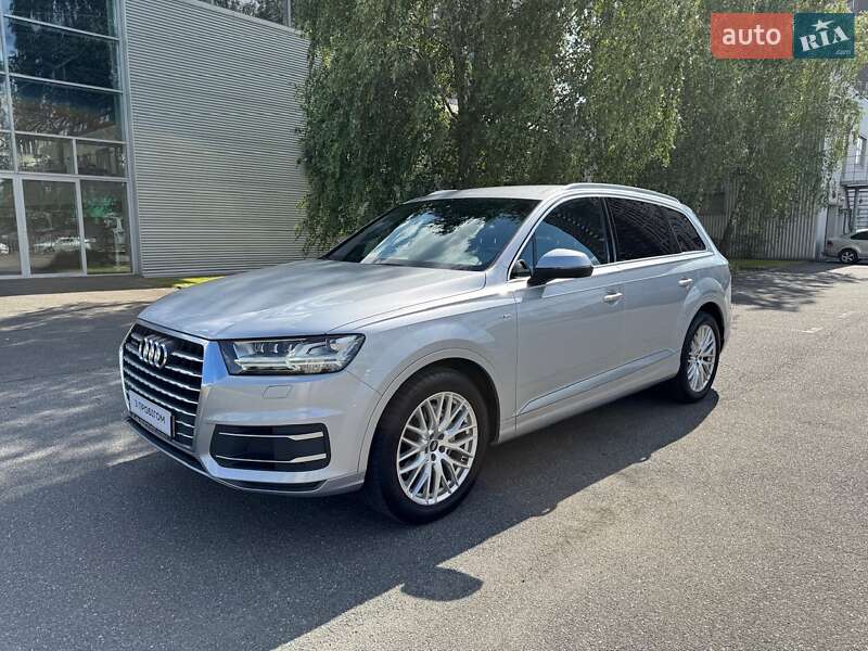 Позашляховик / Кросовер Audi Q7 2015 в Києві
