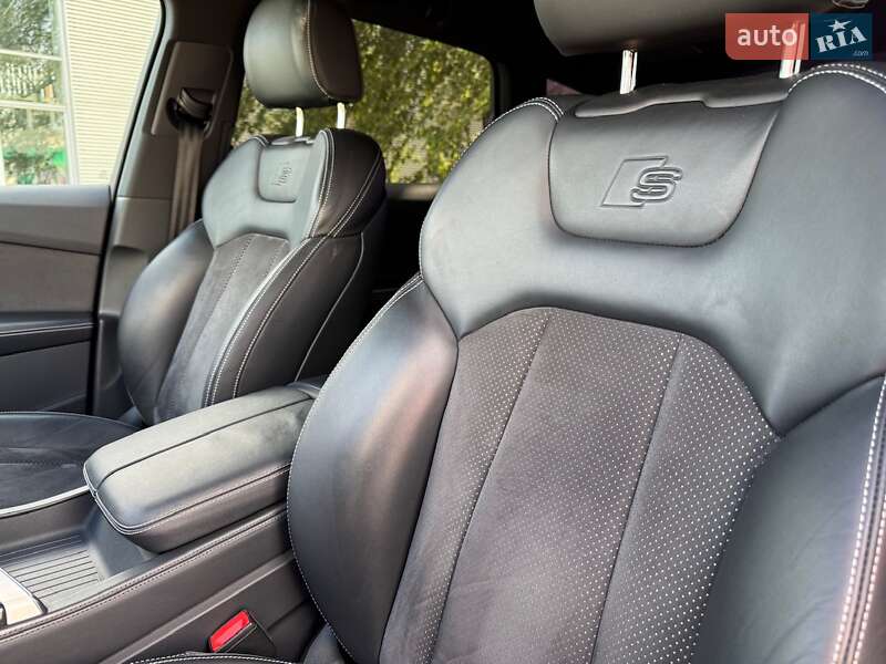 Позашляховик / Кросовер Audi Q7 2015 в Києві