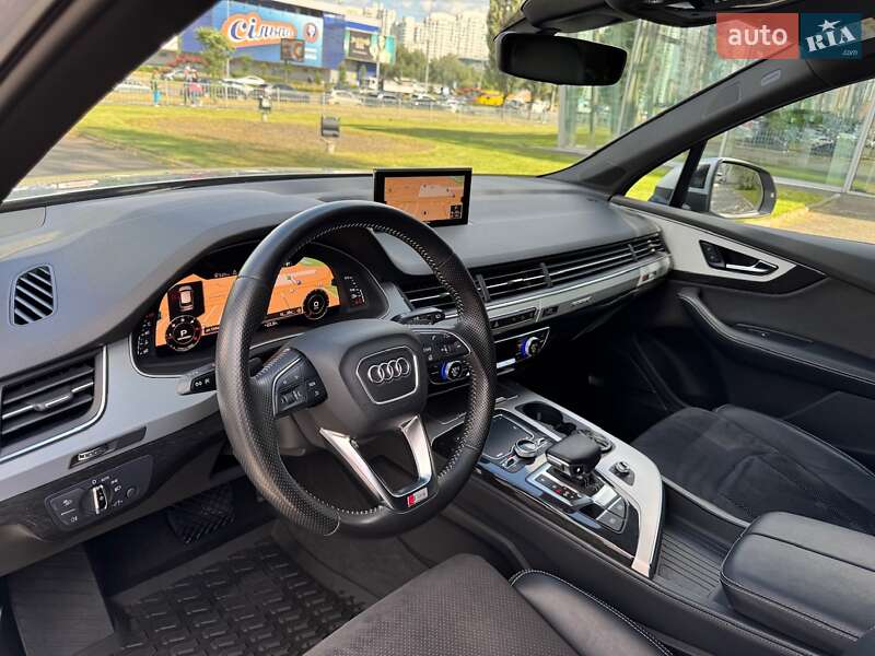 Позашляховик / Кросовер Audi Q7 2015 в Києві