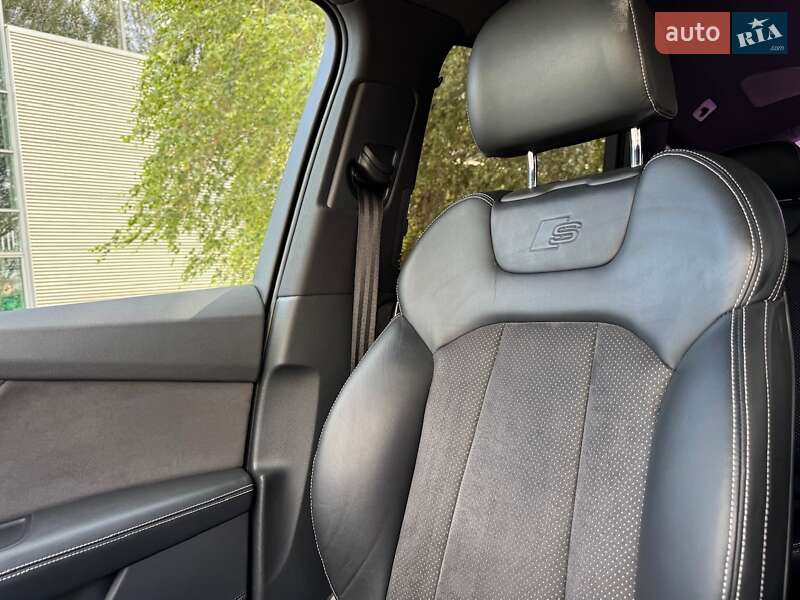 Позашляховик / Кросовер Audi Q7 2015 в Києві