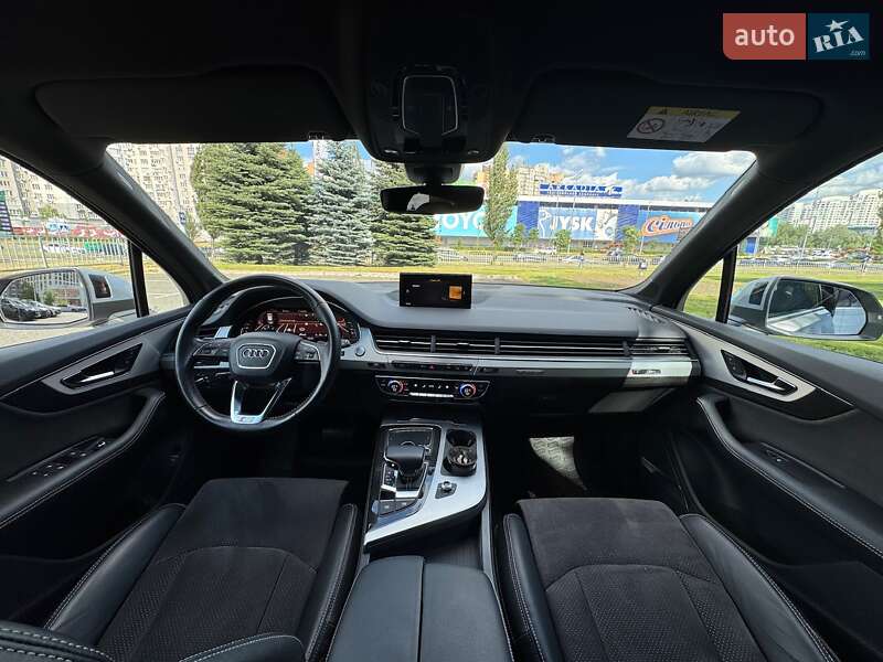 Позашляховик / Кросовер Audi Q7 2015 в Києві