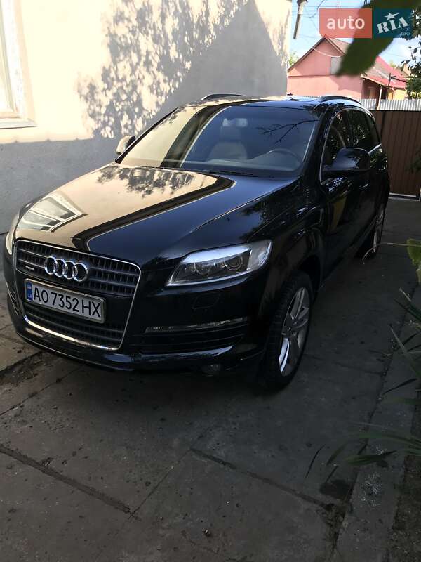 Внедорожник / Кроссовер Audi Q7 2007 в Ужгороде