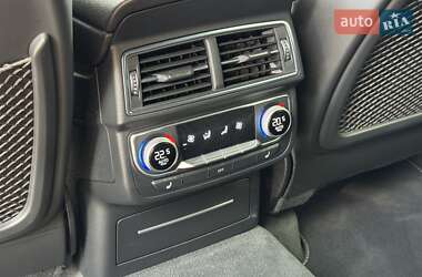 Внедорожник / Кроссовер Audi Q7 2015 в 