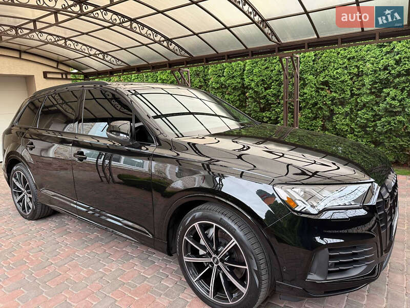 Внедорожник / Кроссовер Audi Q7 2021 в Киеве