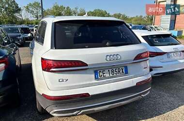 Внедорожник / Кроссовер Audi Q7 2021 в 