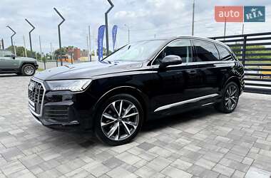 Внедорожник / Кроссовер Audi Q7 2022 в 