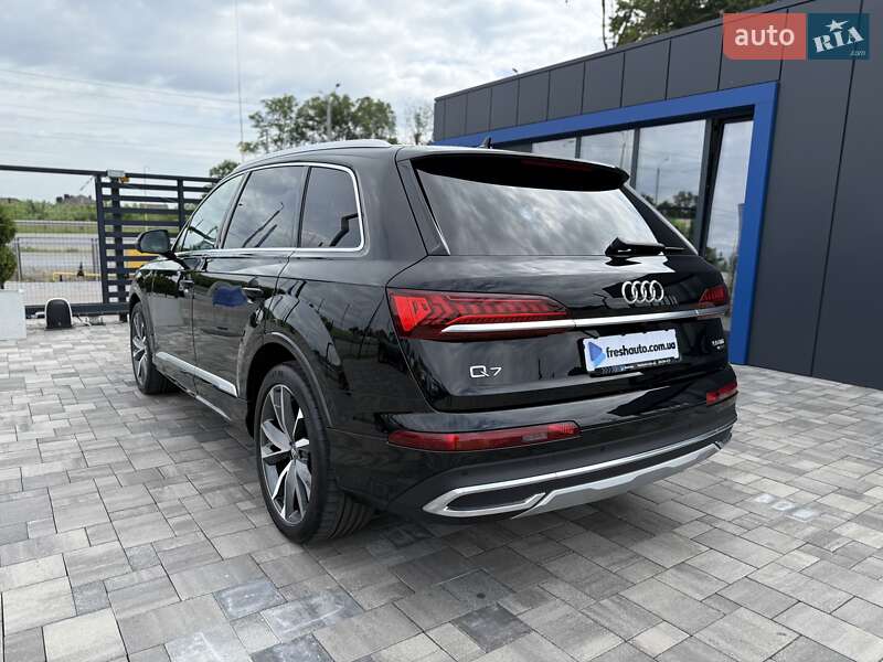 Внедорожник / Кроссовер Audi Q7 2022 в Ровно