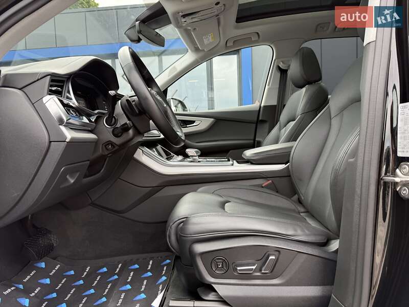 Внедорожник / Кроссовер Audi Q7 2022 в Ровно