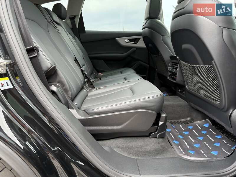 Внедорожник / Кроссовер Audi Q7 2022 в Ровно