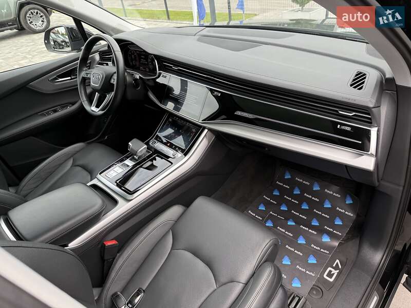 Внедорожник / Кроссовер Audi Q7 2022 в Ровно
