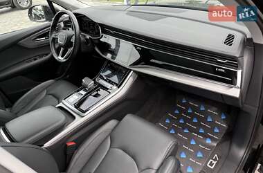 Внедорожник / Кроссовер Audi Q7 2022 в 