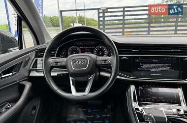 Внедорожник / Кроссовер Audi Q7 2022 в 