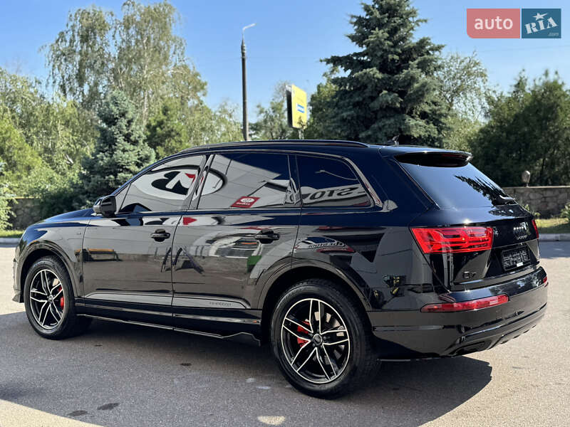 Внедорожник / Кроссовер Audi Q7 2016 в Запорожье