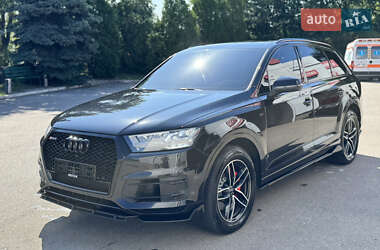 Внедорожник / Кроссовер Audi Q7 2016 в 