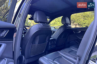 Внедорожник / Кроссовер Audi Q7 2016 в 