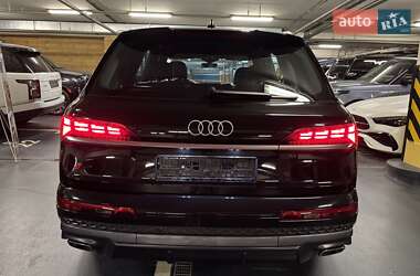 Внедорожник / Кроссовер Audi Q7 2024 в 