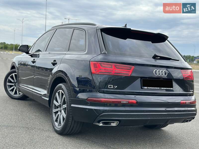 Внедорожник / Кроссовер Audi Q7 2017 в Киеве