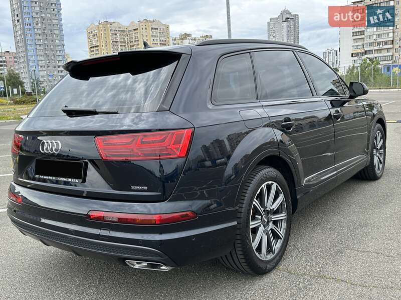 Внедорожник / Кроссовер Audi Q7 2017 в Киеве