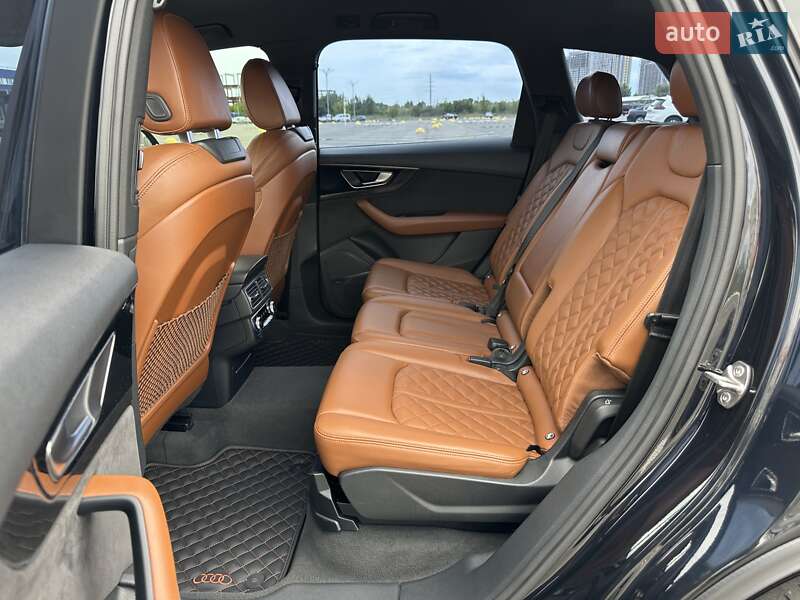 Внедорожник / Кроссовер Audi Q7 2017 в Киеве