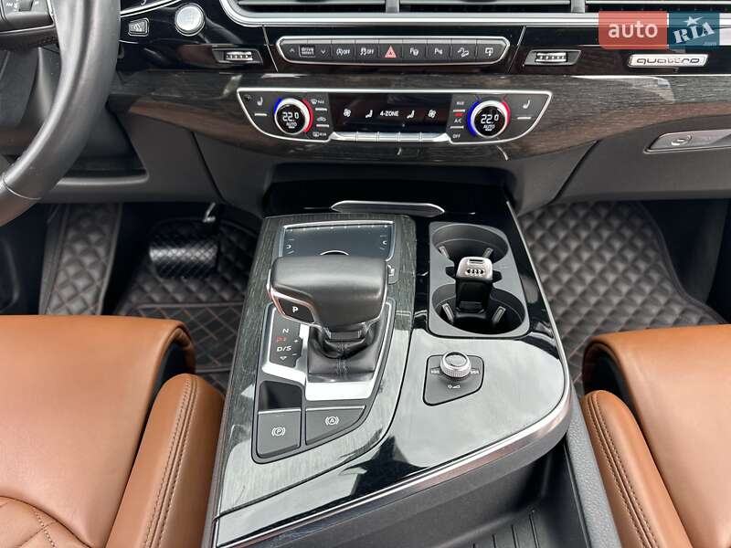 Внедорожник / Кроссовер Audi Q7 2017 в Киеве